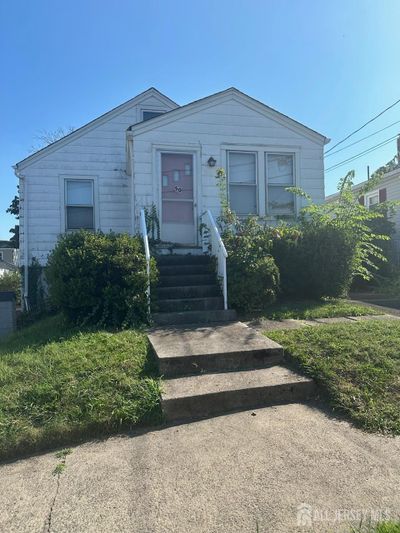 50-50 Woodland Avenue, House other with 3 bedrooms, 2 bathrooms and null parking in North Brunswick NJ | Image 1