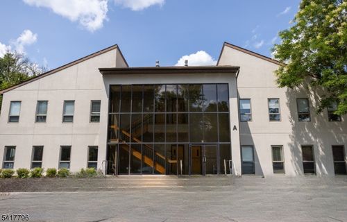 115 Us Highway 46, Mountain Lakes, NJ, 07046-1668 | Card Image