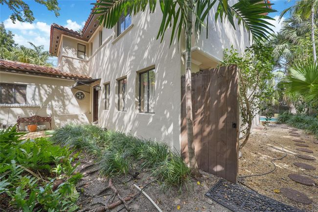 6121 Lagorce Dr, House other with 4 bedrooms, 2 bathrooms and null parking in Miami Beach FL | Image 5