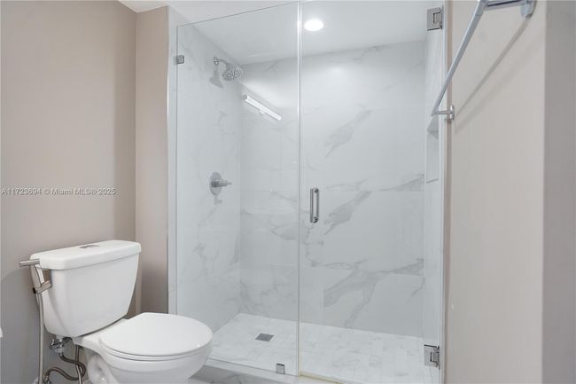 APT-704 - 1155 Brickell Bay Dr, Condo with 3 bedrooms, 2 bathrooms and null parking in Miami FL | Image 31