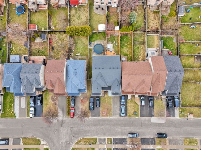 132 Kirkland Pl, House attached with 3 bedrooms, 3 bathrooms and 2 parking in Whitby ON | Image 24