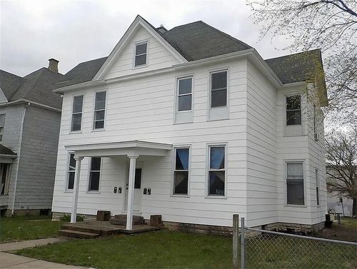 1819 W 3rd St, Davenport, IA, 52802-1851 | Card Image