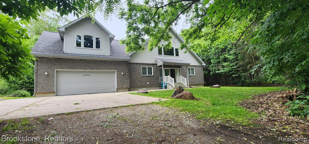 Riverdale St, Flint, MI 48503