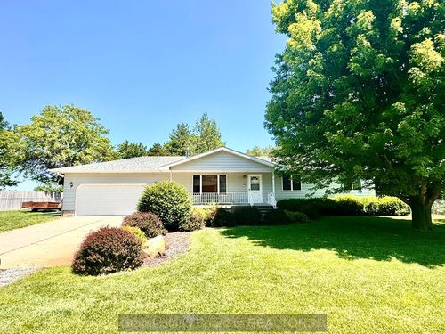 101 Riverview Dr, Phillips, NE, 68865-1727 | Card Image