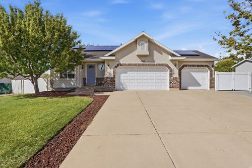 1062 W 200 S, Clearfield, UT, 84015-8670 | Card Image