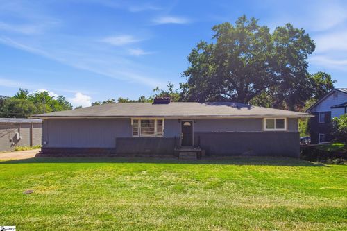3 New Perry Rd, Greenville, SC, 29617-8207 | Card Image