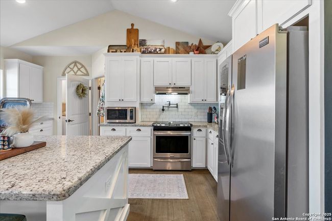 226 Private Rd 3251, Home with 4 bedrooms, 2 bathrooms and null parking in Alice TX | Image 8