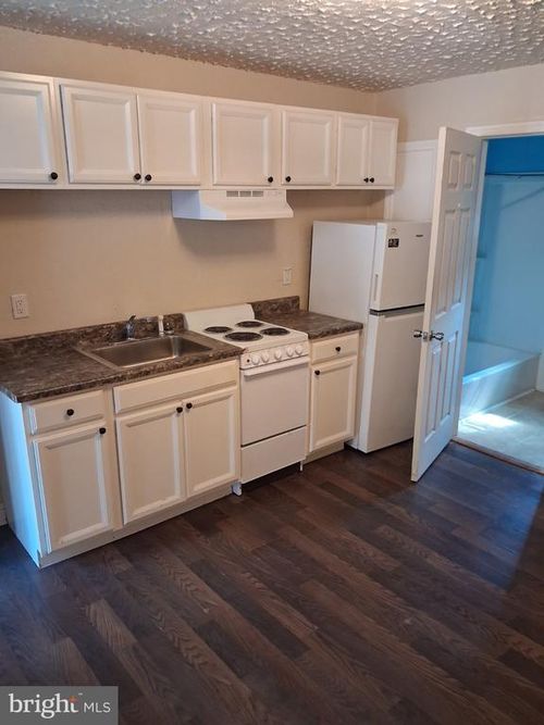 6-268 Wilkes St, BERKELEY SPRINGS, WV, 25411-5300 | Card Image