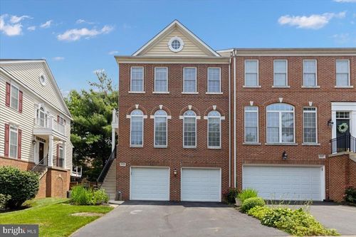 4025 Quiet Creek Dr, FAIRFAX, VA, 22033-2888 | Card Image