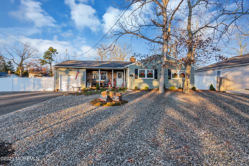 918 Lakeside Dr N, Forked River, NJ, 08731-1162 | Card Image