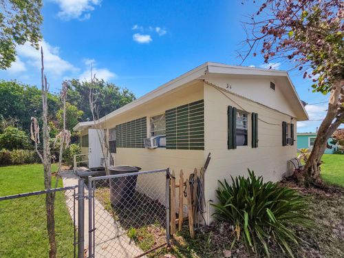 314 Dickson Dr, Fort Pierce, FL, 34982-5182 | Card Image
