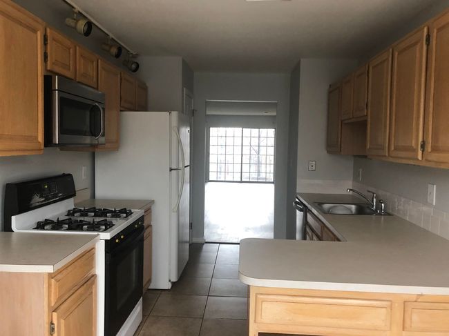 5 Cherry St, Condo with 2 bedrooms, 2 bathrooms and null parking in Jersey City NJ | Image 6