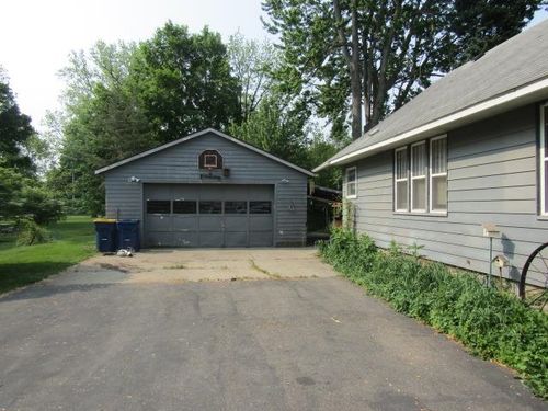 205 Pine St, Corunna, MI, 48817-1030 | Card Image