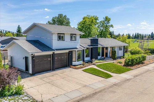 3 Armstrong Close, Red Deer, AB, T4R1C6 | Card Image