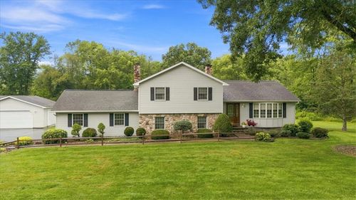 241 Catalina Dr, New Castle, PA, 16105-4803 | Card Image