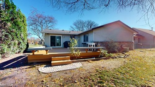 51903 N Adele Cir, Chesterfield, MI, 48047-3086 | Card Image