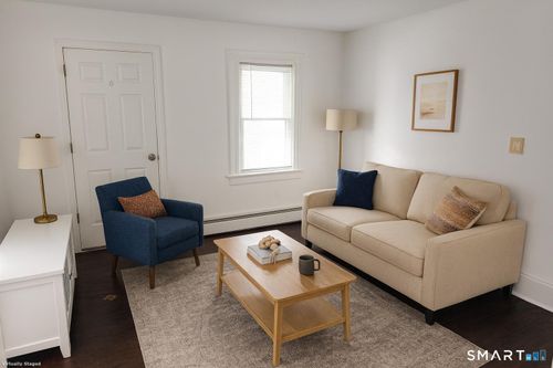 16 Dean St, Stamford, CT, 06902-6205 | Card Image