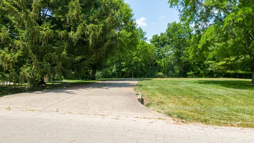703 Bryant Circle Dr, Princeton, IL, 61356-2345 | Card Image