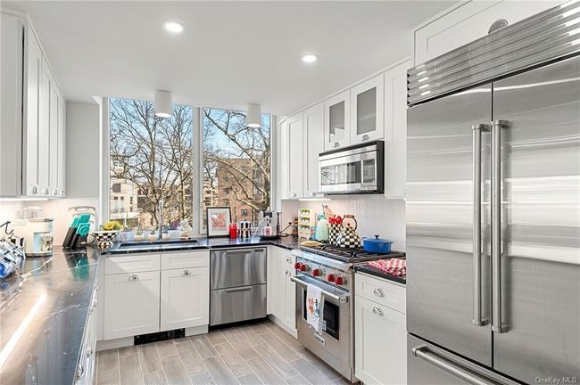 2D - 640 W 237th Street, Condo with 2 bedrooms, 2 bathrooms and null parking in Bronx NY | Image 3