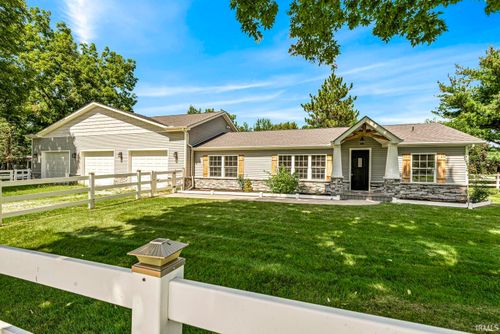 208 Hollister St, Ligonier, IN, 46767-2016 | Card Image