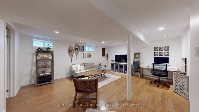 329 Towercrest Dr, House other with 4 bedrooms, 2 bathrooms and 2 parking in Newmarket ON | Image 30
