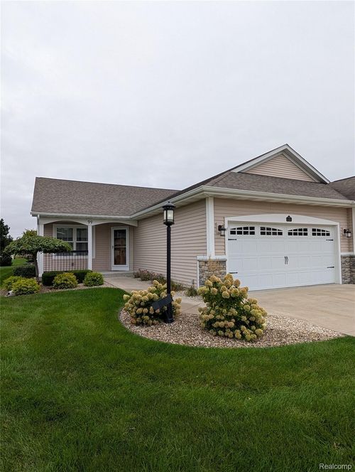 99 Tuscany Circle, Saginaw Charter Township, MI, 48603 | Card Image