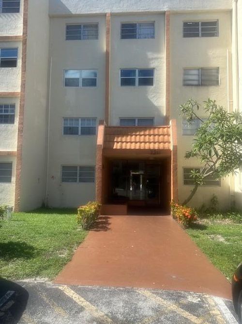 apt-308-2251 Nw 41st Ave, Lauderhill, FL, 33313-7029 | Card Image