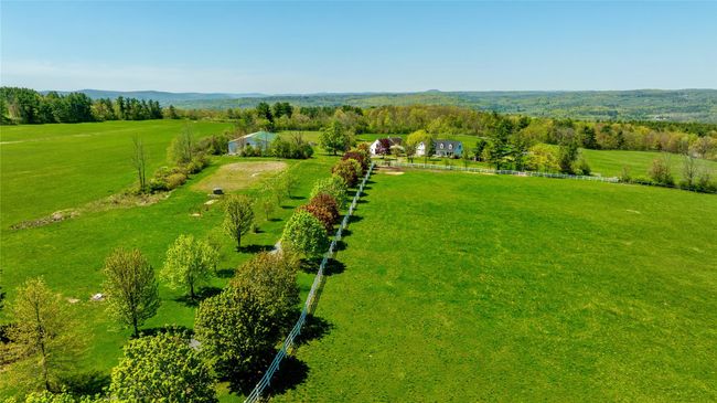 Overview of rural landscape with agricultural land | Image 14