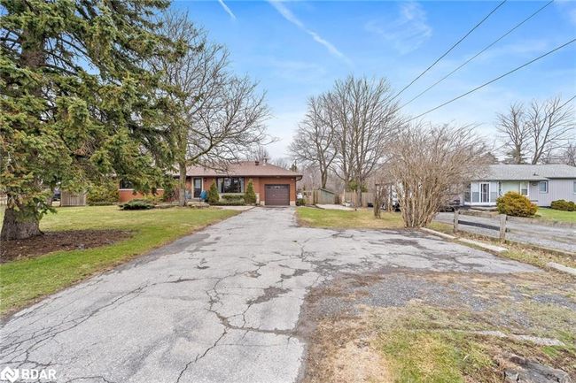 11317 Regional Rd 25, House other with 3 bedrooms, 1 bathrooms and 8 parking in Halton Hills ON | Image 5