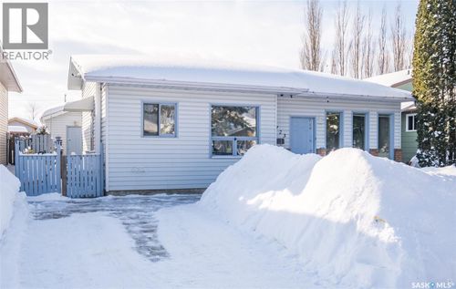 1723 Allbright Cres, Prince Albert, SK, S6V7C6 | Card Image