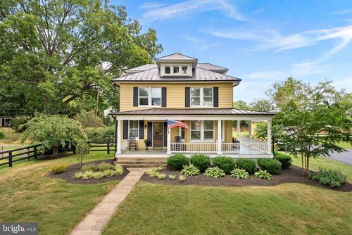 9 N Locust St, ROUND HILL, VA, 20141-2481 | Card Image