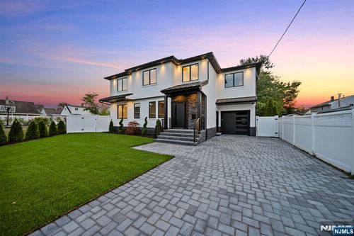 5 Wilson Ct, Saddle Brook, NJ, 07663-4922 | Card Image