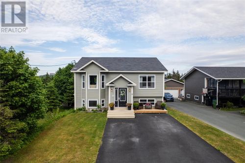 11 Stonewall Dr, Paradise, NL, A1L2R8 | Card Image