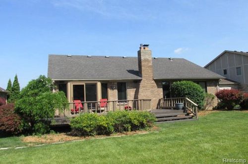 43870 Boulder Dr, Clinton Twp, MI, 48038-1422 | Card Image
