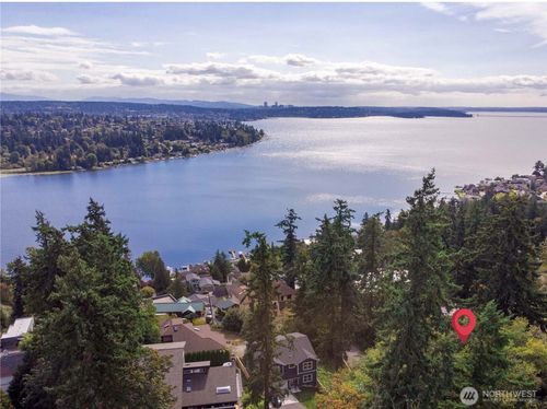 11905 89th Ave Ne, Kirkland, WA, 98034-6018 | Card Image