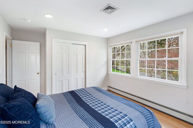 Second bedroom with double closet | Image 27