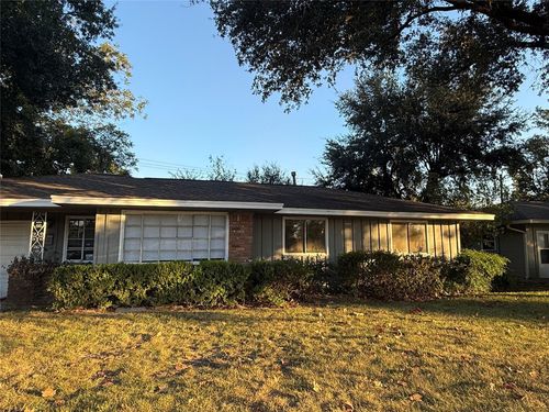 9526 Hammerly Blvd, Houston, TX, 77080-5317 | Card Image