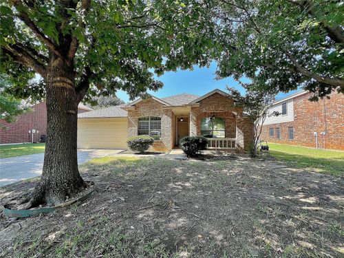 5939 Waterford Dr, Grand Prairie, TX, 75052-8524 | Card Image