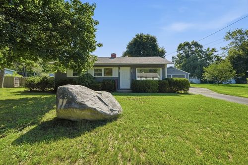 28 Westwood Ter, Northampton, MA, 01062-3538 | Card Image
