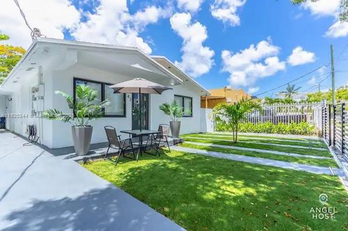 43 Nw 41st St, Miami, FL, 33127-2805 | Card Image