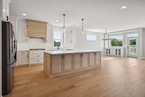 5512 Vista Trl, Chaska, MN, 55318 | Card Image