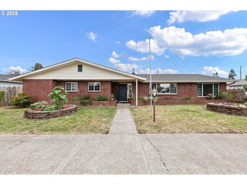970 Kalmia St, Junction City, OR, 97448-1752 | Card Image