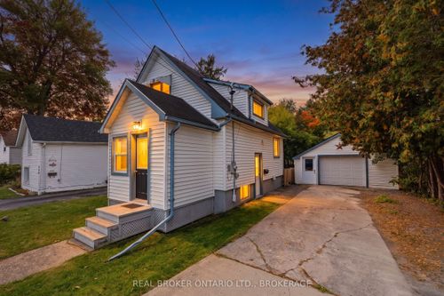 657 Collins Bay Rd, Kingston, ON, K7M5G7 | Card Image