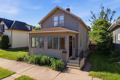 1722 Winnebago St, La Crosse, WI, 54601-4920 | Card Image