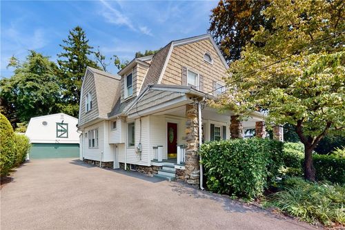 195 Larchmont Ave, Larchmont, NY, 10538-2816 | Card Image
