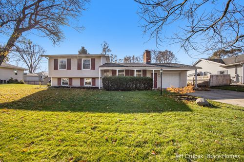 1430 Winifred St, Jenison, MI, 49428-9316 | Card Image