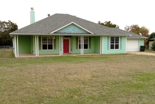 4035 Apache Cir, Granbury, TX, 76048-6335 | Card Image