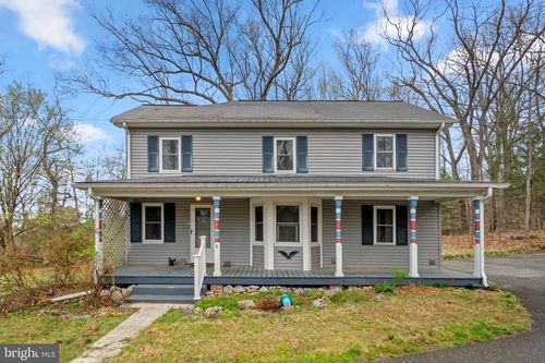 8907 Crystal Falls Dr, BOONSBORO, MD, 21713-1511 | Card Image
