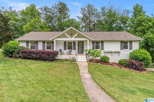 325 Shadeswood Dr, Hoover, AL, 35226-1469 | Card Image
