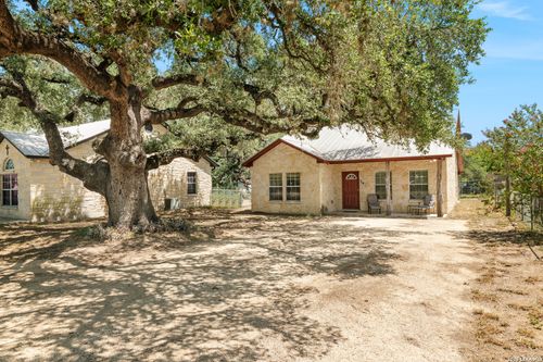 714 Houston, Pleasanton, TX, 78064-2828 | Card Image